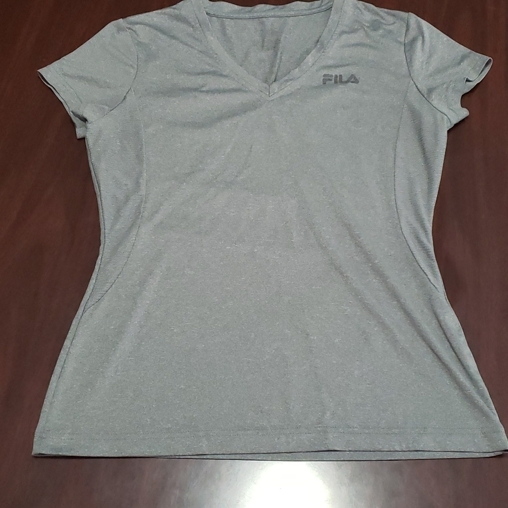 Fila Short Sleeve V Neck Wicking Fitted Tee M VGUC